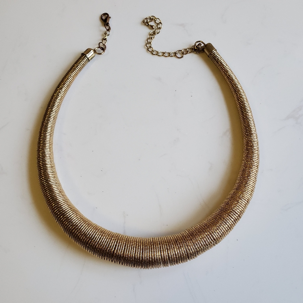 Gold chunky necklace